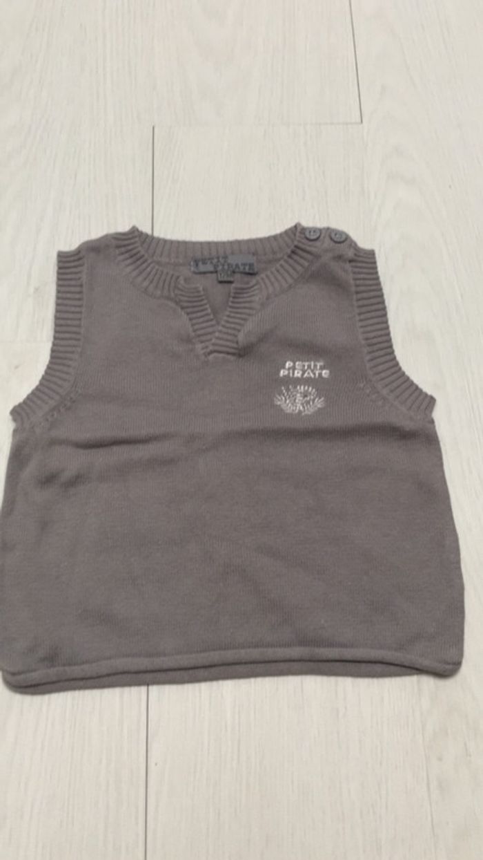 Pull sans manche 12 mois gris petit pirate