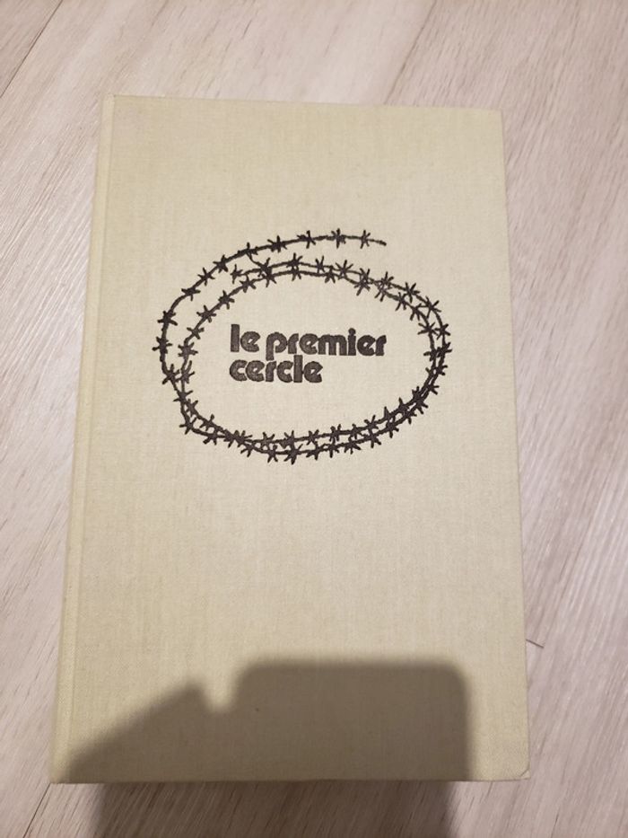 Livre le premier cercle