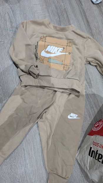 Ensemble nike