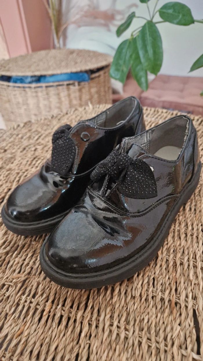 Chaussures derbie babies mocassin noirs vernis chic Liberto 🦋Pointure 31🦋 - photo numéro 2