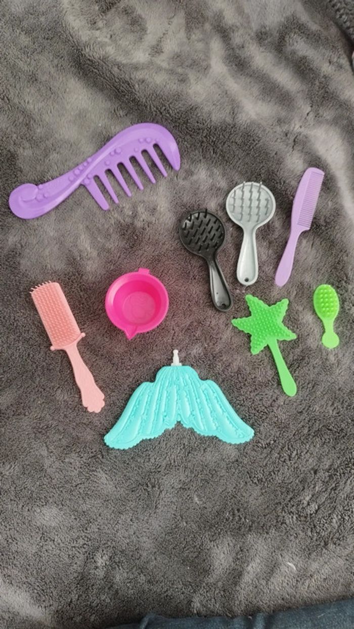 Lot accessoires de coiffure pour barbie - photo numéro 2