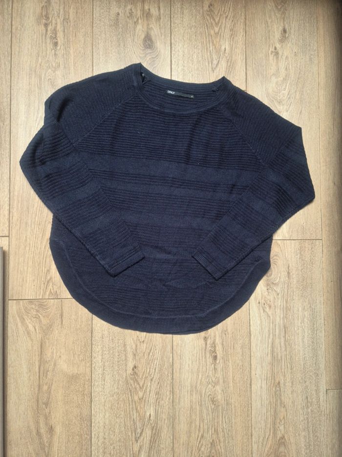 Pull bleu foncé "only" taille M en parfait état