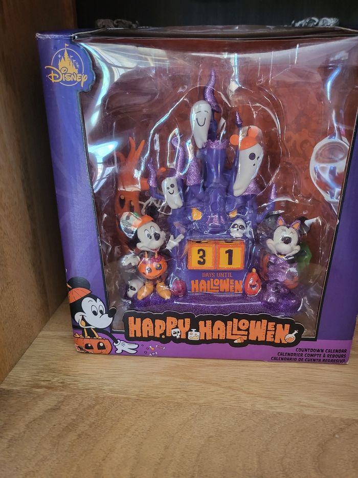 Calendrier Halloween Disney Store - photo numéro 2