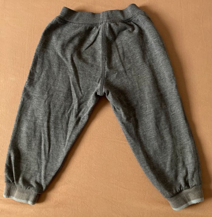 Lot de 4 pantalons en taille 2 ans - photo numéro 5