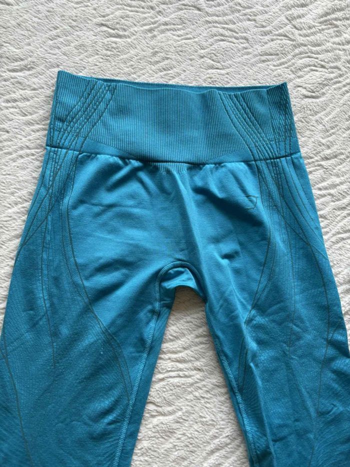 Ensemble Gymshark Apex Seamless Femme Bleu – Brassière L + Legging M – Comme Neuf – Valeur 102€ - photo numéro 12