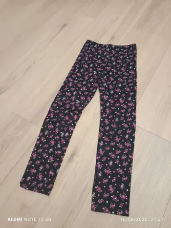 Magnifique legging fleuri taille 6ans