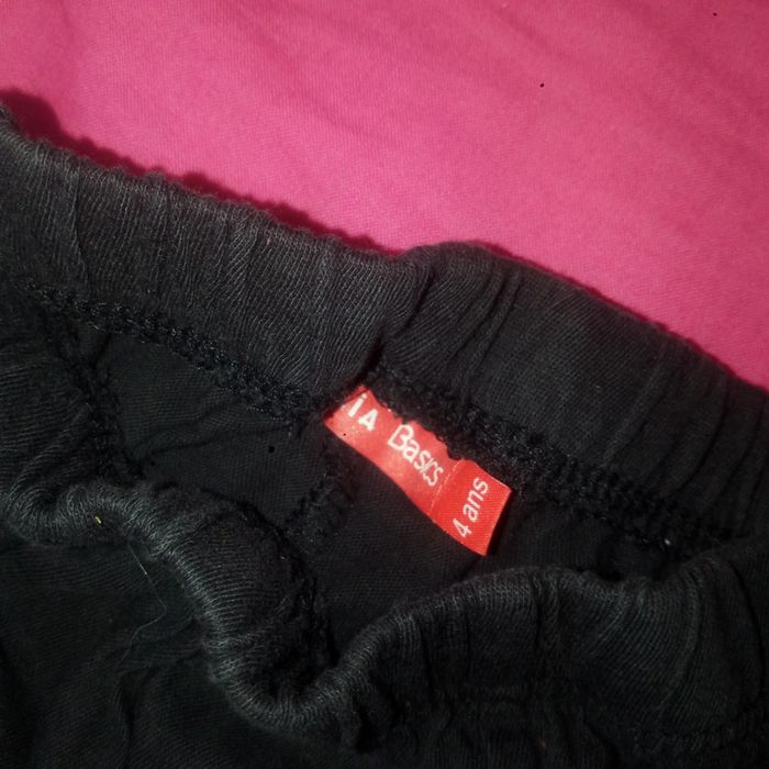 Short noir 4 ans - photo numéro 3