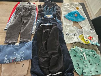 Lot de vêtements 23 et 24 mois . 19 pieces