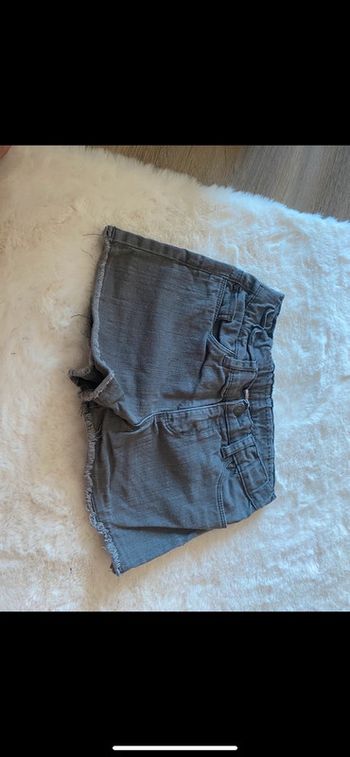 Short fille