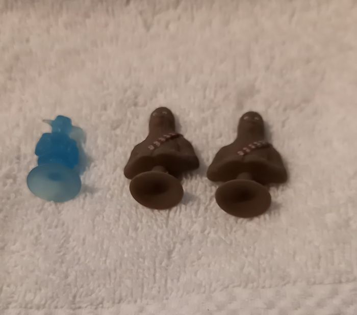 lot 3 miniatures figurines Star Wars Yoda Chewbacca plastique souple ventouse - photo numéro 2