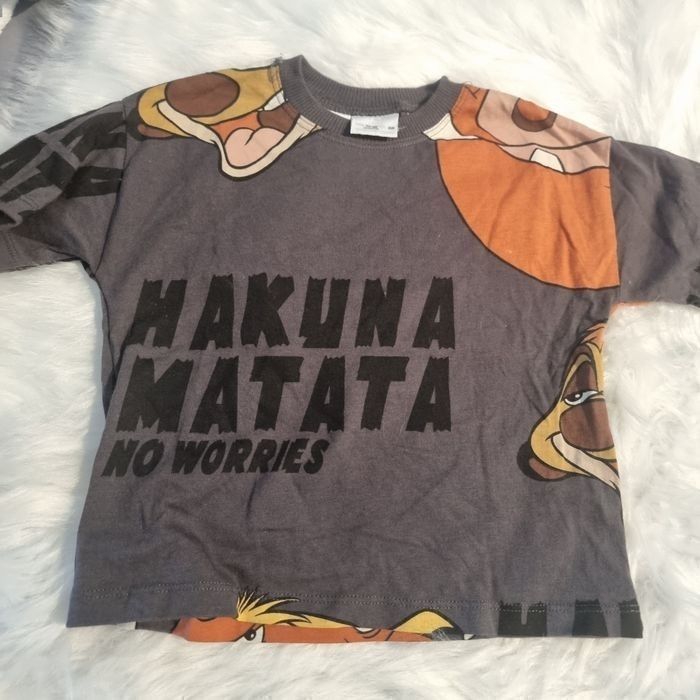 NEUF(non portés) 😍🥰superbe ensemble teeshirt mc et pantalon molleton 18 mois 86cm (le roi lion)  Garçon💙💙🤩😍 - photo numéro 3