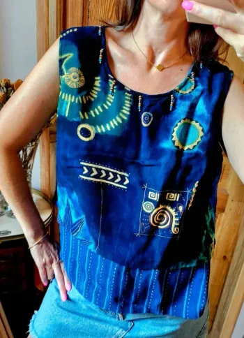 Top vintage bleu perles doublé