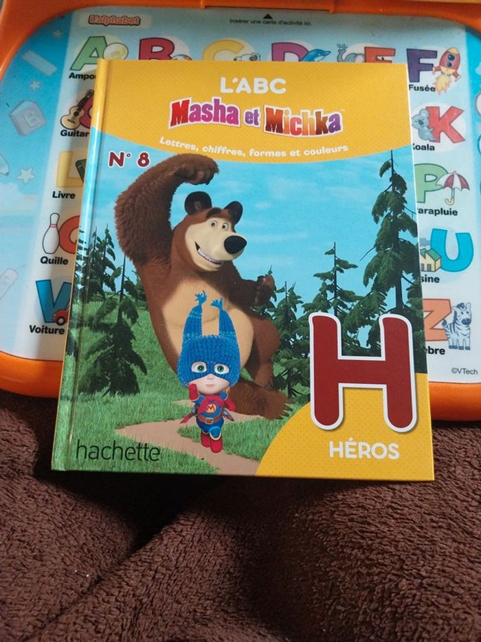 L'ABC Masha et michka lettre H