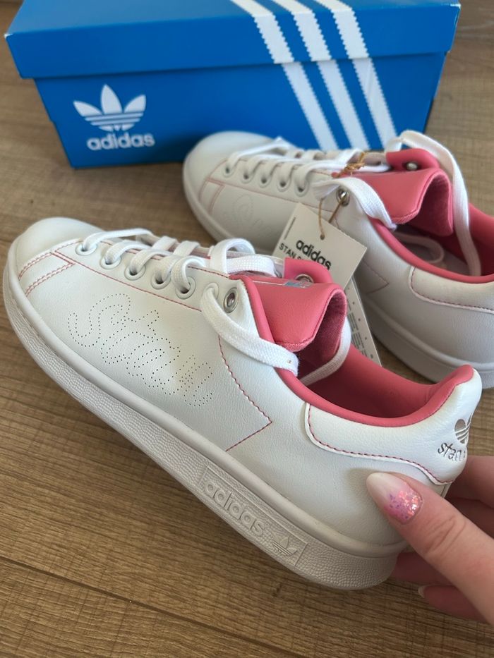 Baskets blanches et roses neuves Adidas Stan Smith pointure 38 - photo numéro 5
