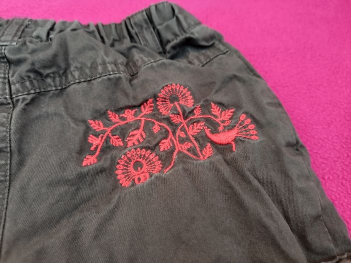 Pantalon marron brodé Obaïbi T 6 mois/67cm - photo numéro 4