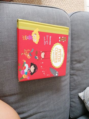 Livre les petits contes à raconter