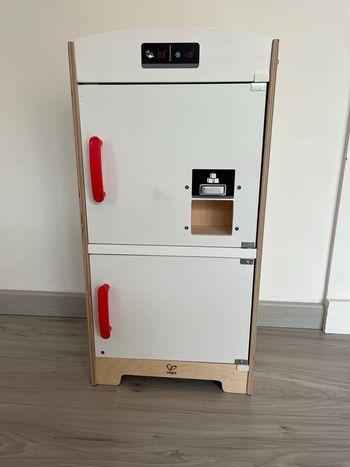 Frigo congélateur en bois Hape jouet d’imitation