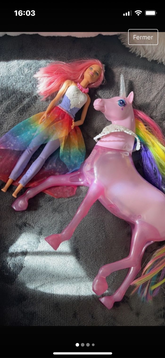 Barbie et son poney magique