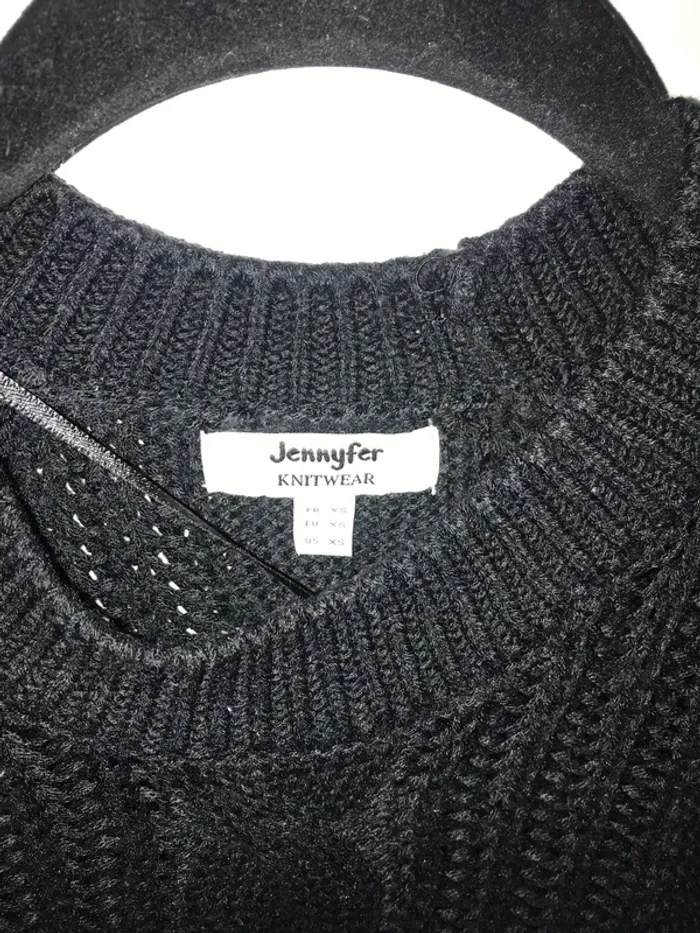 Pull noir