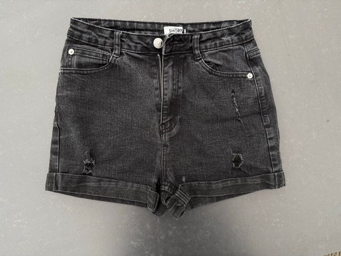 Short jean noir