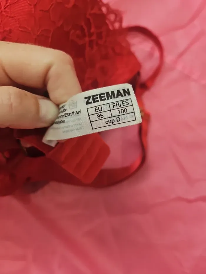 Soutien gorge neuf - photo numéro 3