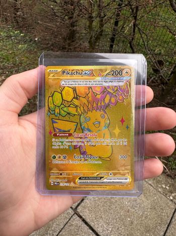 Pikachu Gold  179/131