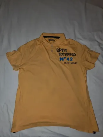 Polo jaune in extenso
