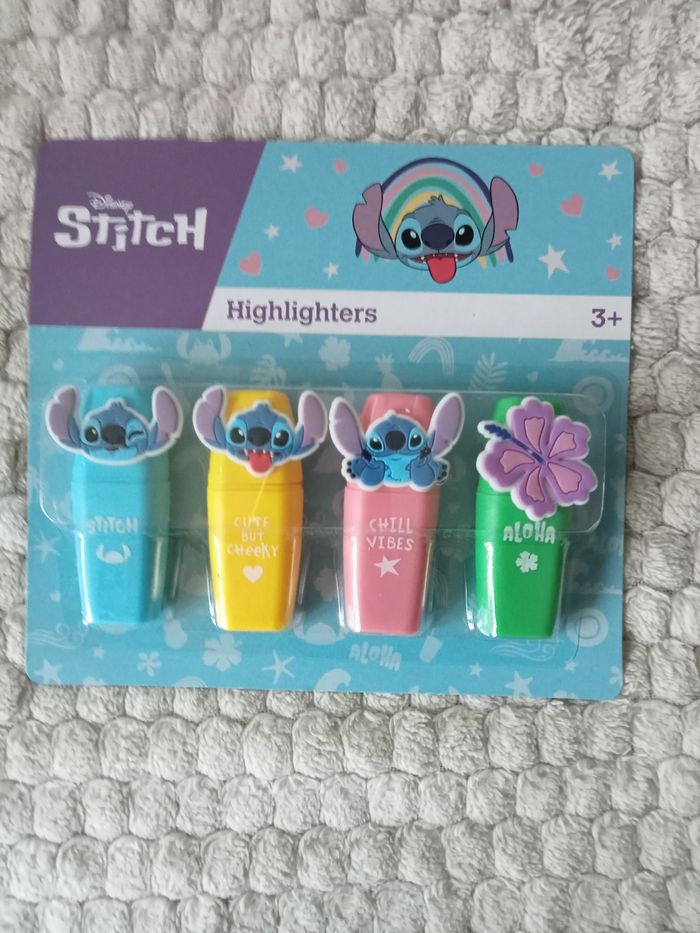 4 surligneurs Stitch