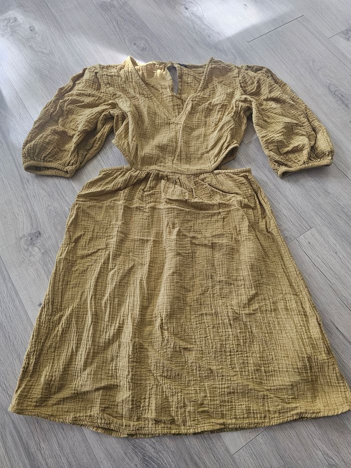 Robe moutarde