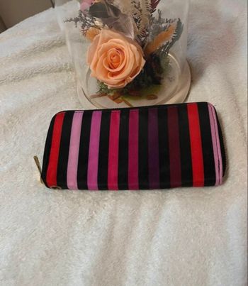 Portefeuille/porte monnaie neuf au couleur rose/violet