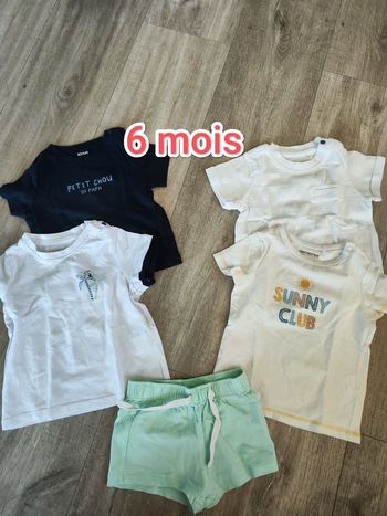 T-shirt et un short 