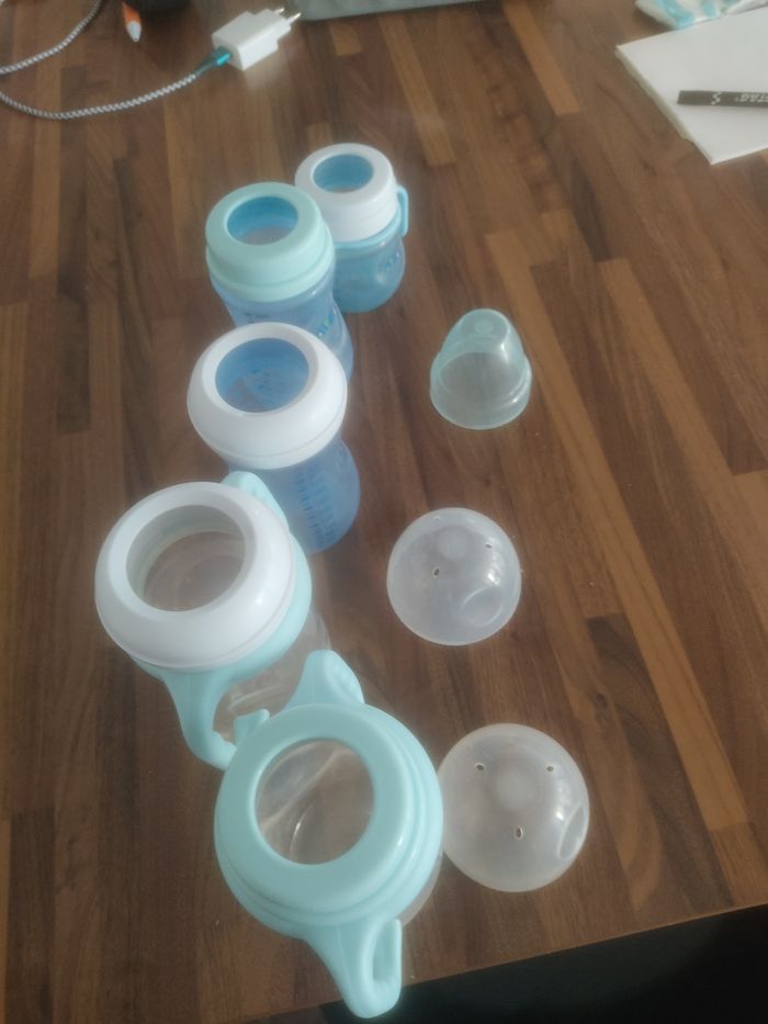 Vends plusieurs types de biberons sans tétine - photo numéro 2