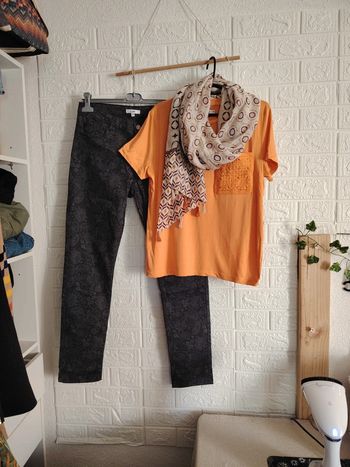 Ensemble pantalon, tee-shirt orange