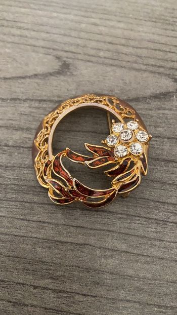 Broche avec diamant