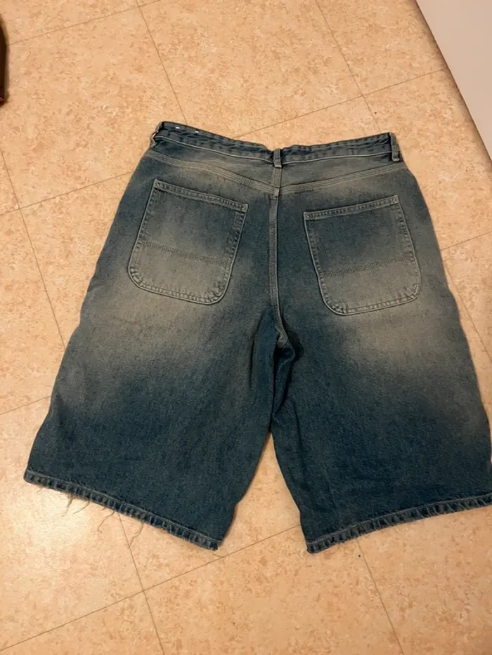 Bermuda , jean pour homme taille 42 Bershka - photo numéro 2