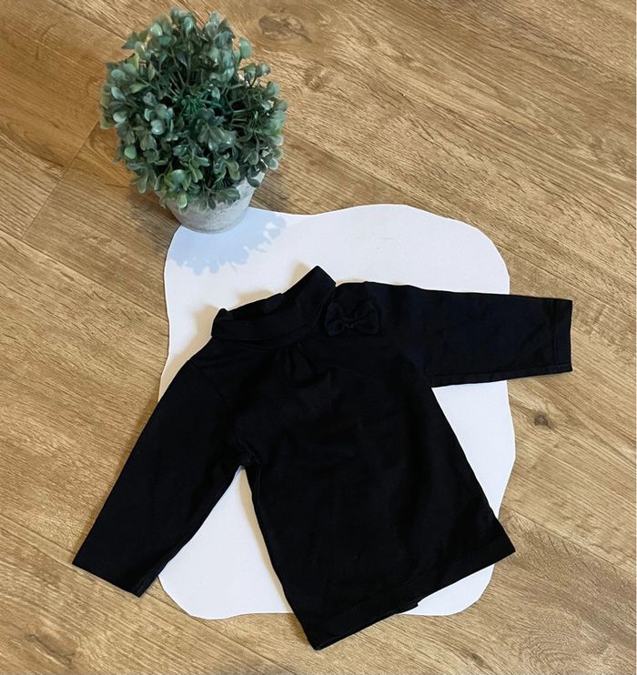 Petit pull à col fille noir