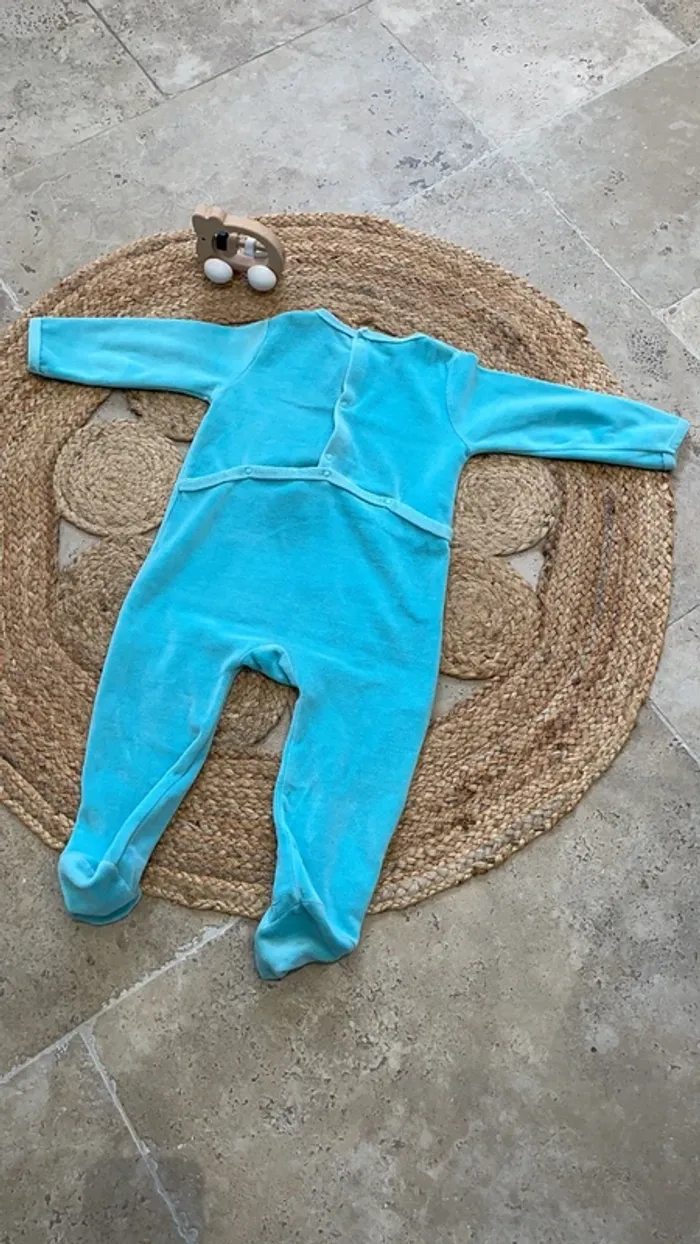 Pyjama velours 18 mois - photo numéro 2