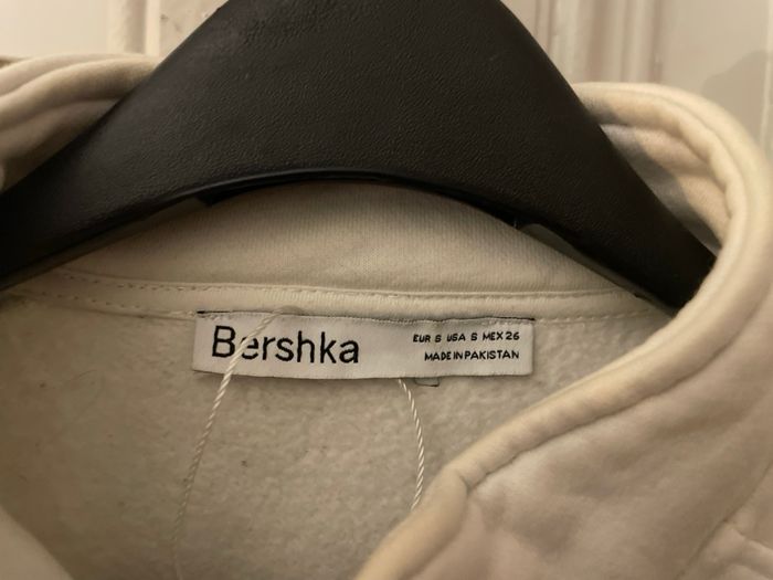 Veste blanche avec inscription Bershka - photo numéro 3