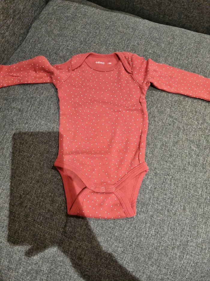 Lot 4 bodys - photo numéro 3