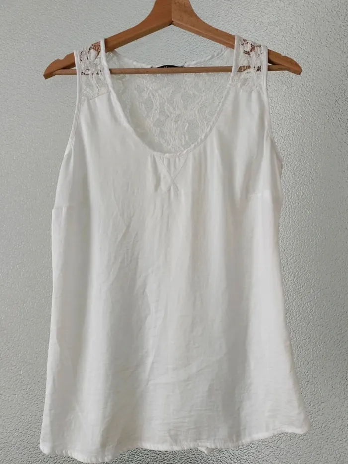 Top à dentelle blanc taille 36 mim