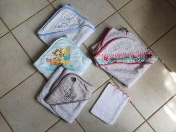 Lot de capes de bain bébé + gant de toilette