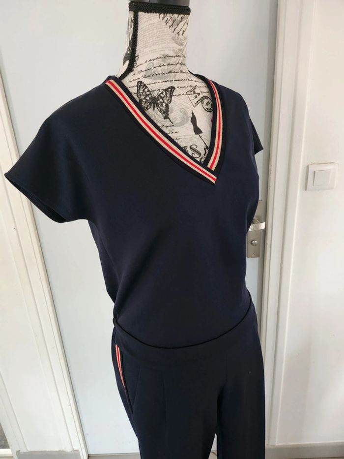 Magnifique Combinaison pantalon Bleue Marine de marque By Meg et de taille 40