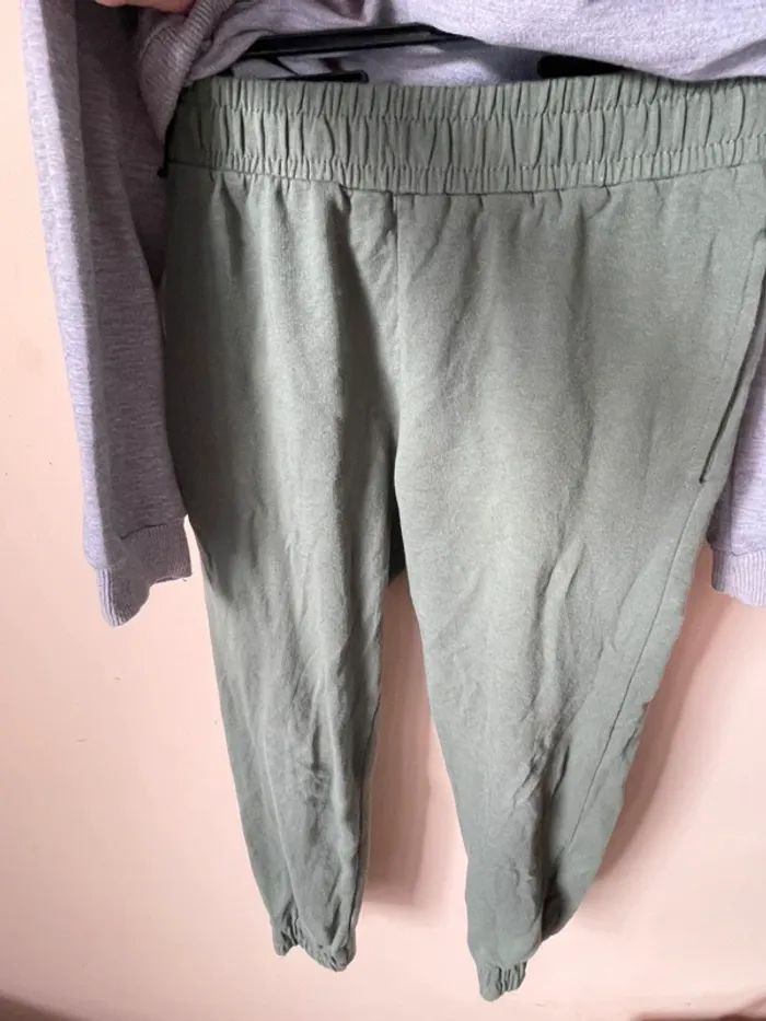 Ensemble gris et kaki - photo numéro 4