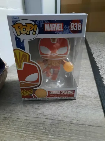 Pop Marvel - n°936 _ Gingerbread Capitain Marvel.