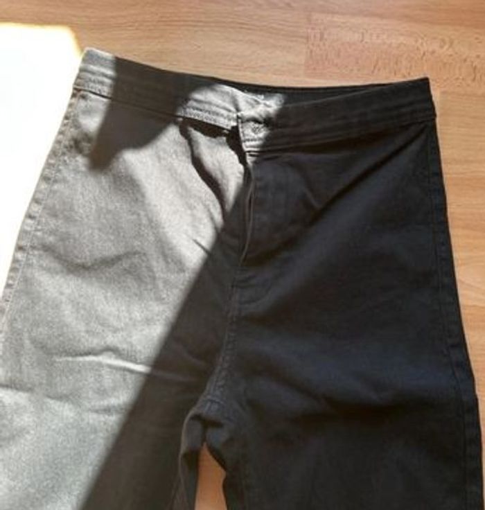 Jeans slim noir Bershka – Taille S – Très bon état - photo numéro 3