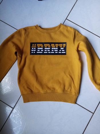 Pull moutarde 8A