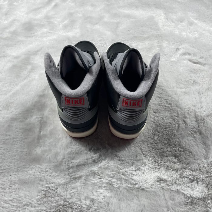 Nike Air Jordan 2 Retro « Black/Cement Grey- Fire-Red » pointure 40 - photo numéro 9