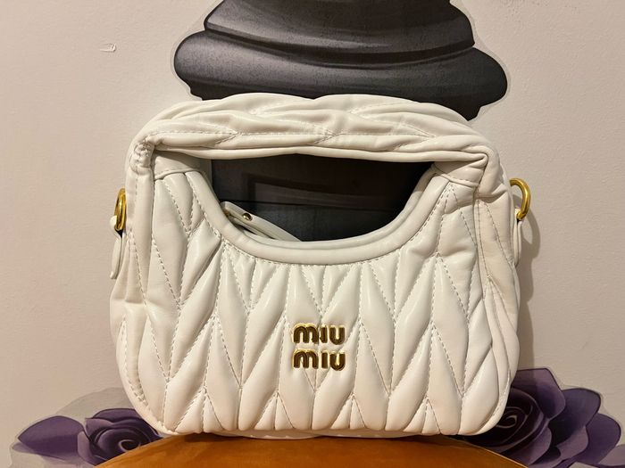 Sac à main miu miu blanc - photo numéro 3