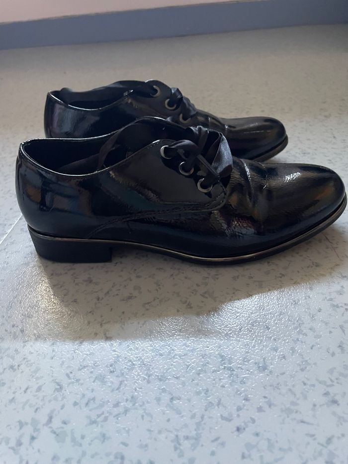 mocassin noir verni à lacets Fille pointure 33 - photo numéro 3