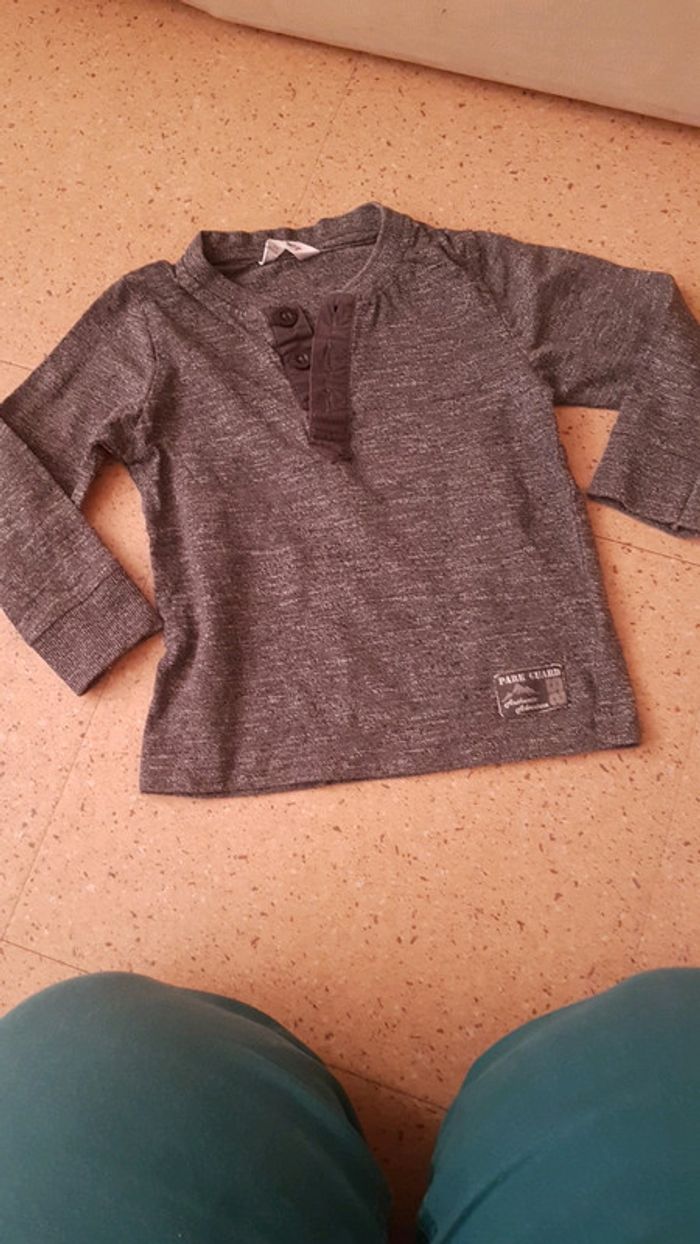 Pull gris